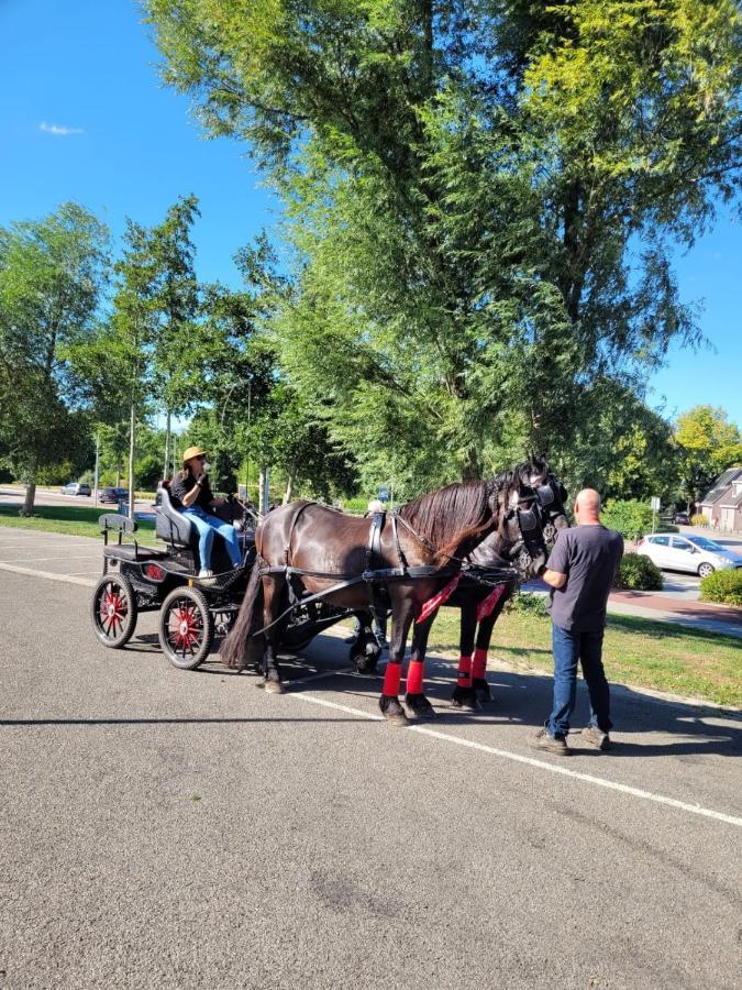 De Huifkar, Trekkershut Bij Sneek Hotel Hommerts Luaran gambar
