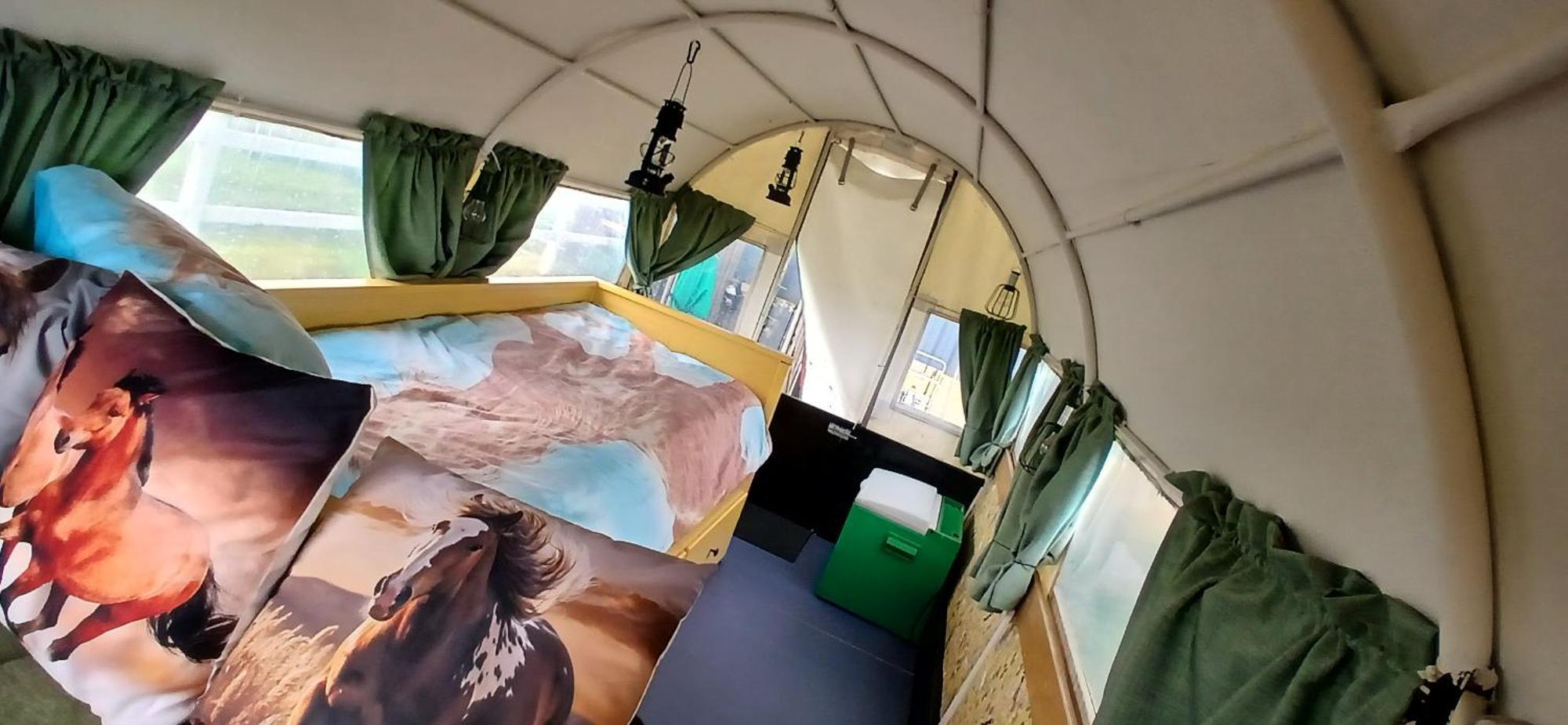 De Huifkar, Trekkershut Bij Sneek Hotel Hommerts Luaran gambar